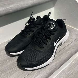 NIKE WOMEN's SNEAKERS